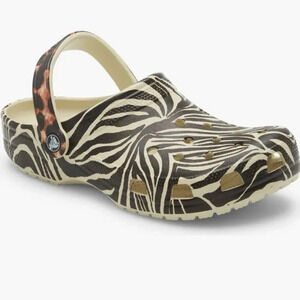 CROCS Animal Print Clog. Women’s Size 6